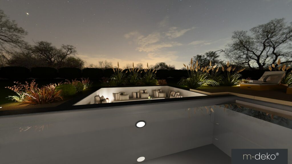 Vue nocturne de la piscine entourée d'un jardin paysager et d'un éclairage discret